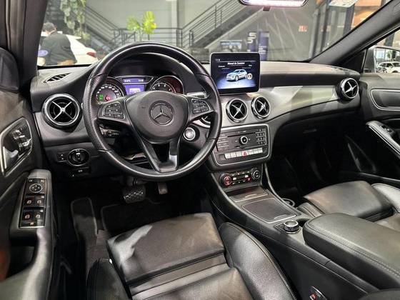 MERCEDES-BENZ GLA 200 1.6 CGI FLEX ENDURO 7G-DCT MERCEDES-BENZ GLA 200 1.6 CGI FLEX ENDURO 7G-DCT